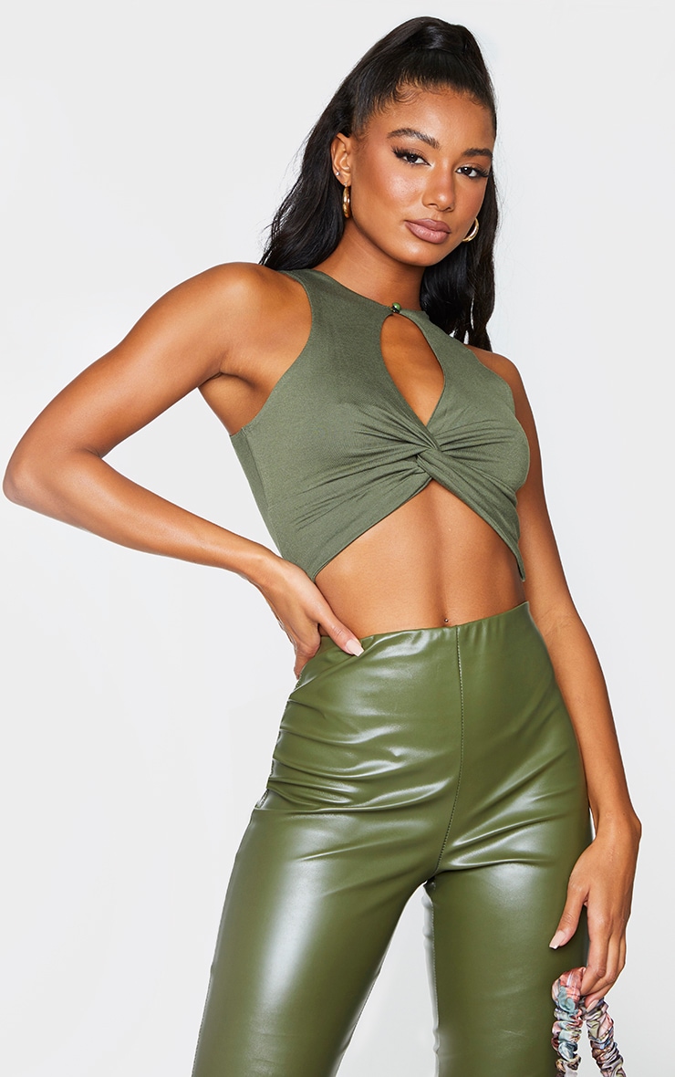 Crop top en jersey vert kaki torsadé à découpe goutte