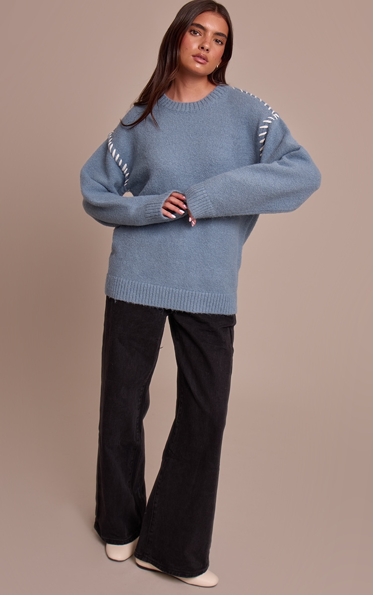 Pull en maille tricot bleu poudré à coutures point droit image 3