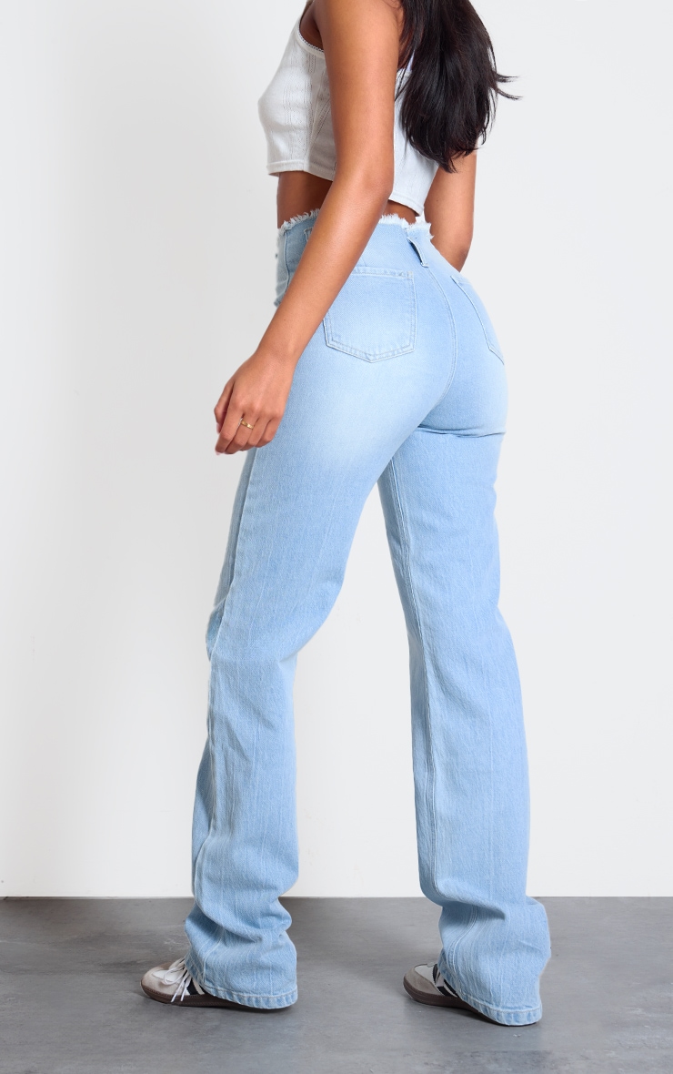 Tall Jean taille haute coupe décontractée bleu clair et  ourlet effiloché à la taille image 3