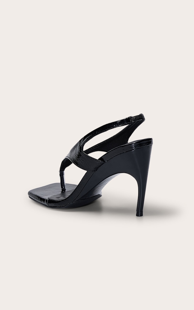 Sandales style tongs carrées crêpées noires à talon image 4