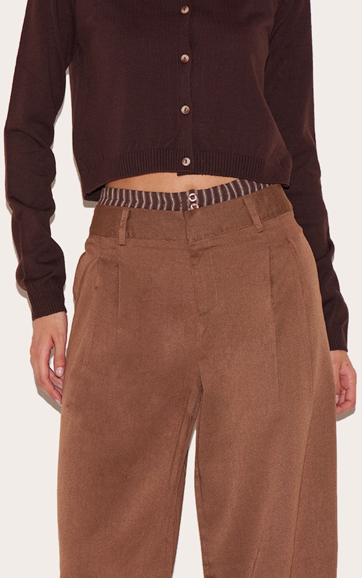 Pantalon droit tissé chocolat à détail boxer rayé contrasté image 4