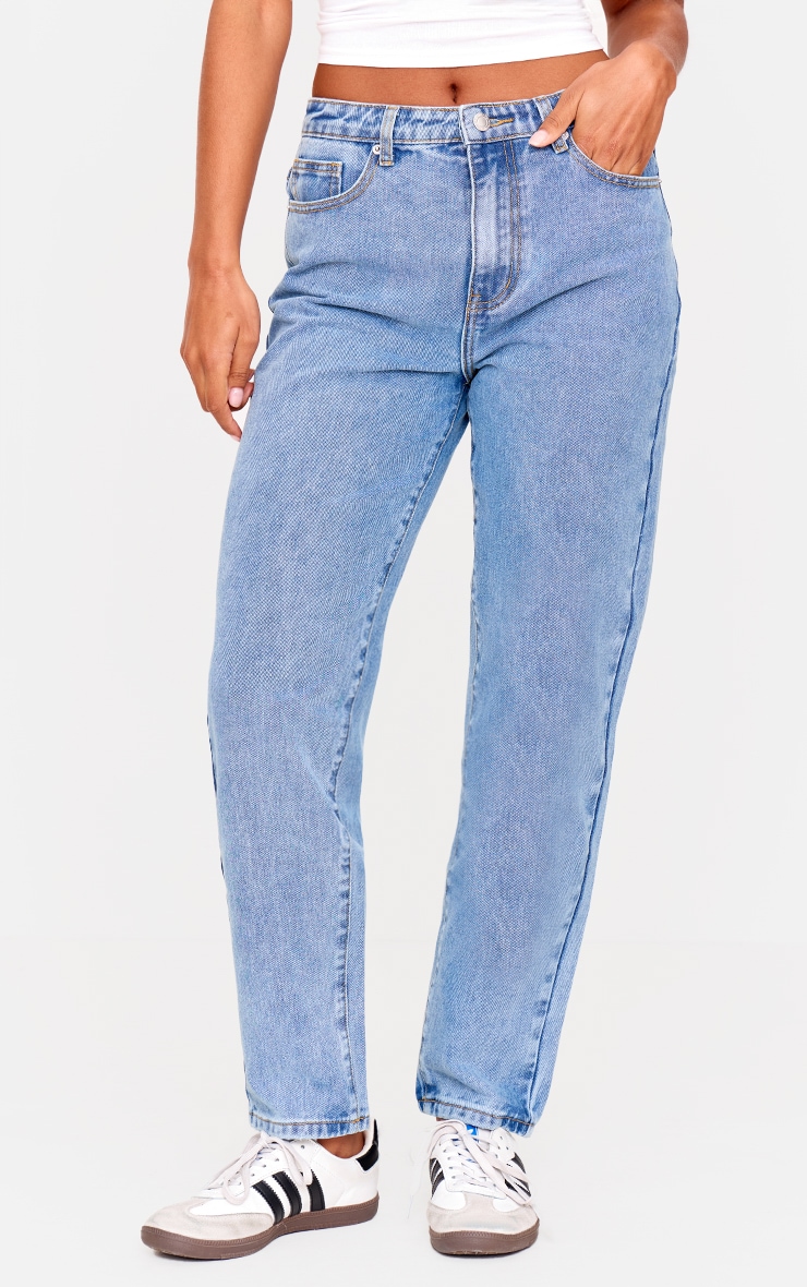 PRETTYLITTETHING Jean mom délavage bleu moyen à taille haute image 1