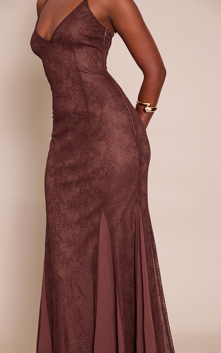 Robe longue en dentelle chocolat à godet image 4