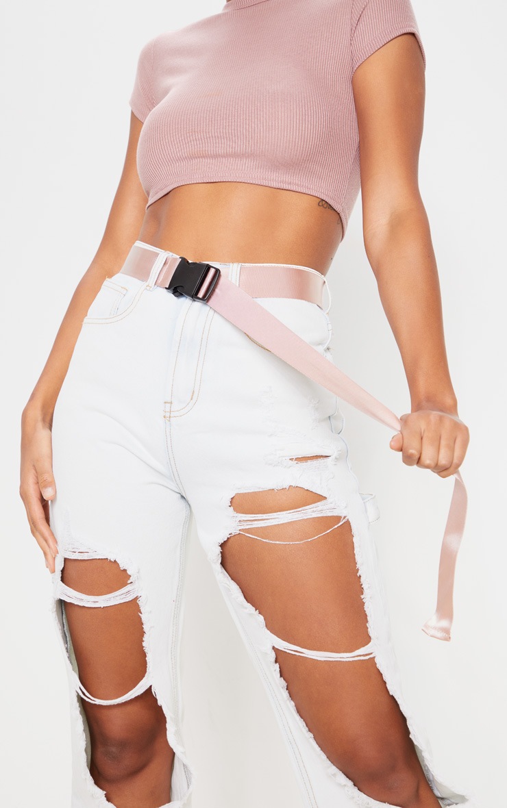 Robe pull rose froncée