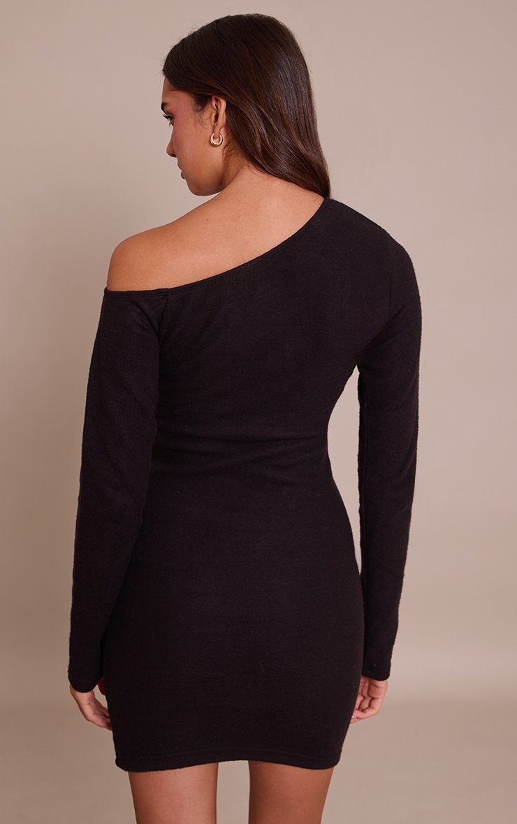 Robe moulante asymétrique très douce noire à manches longues image 2