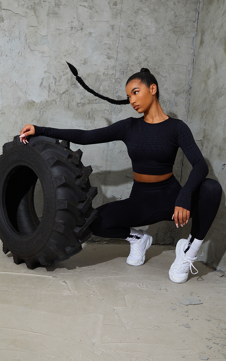 Crop top de sport sans coutures noir effet croco à manches longues image 3