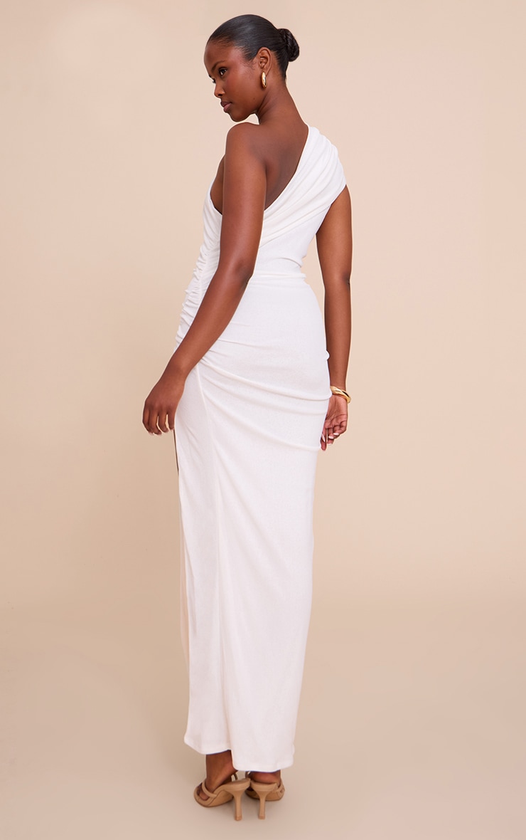 Robe longue texturée crème froncée à parties superposées image 2