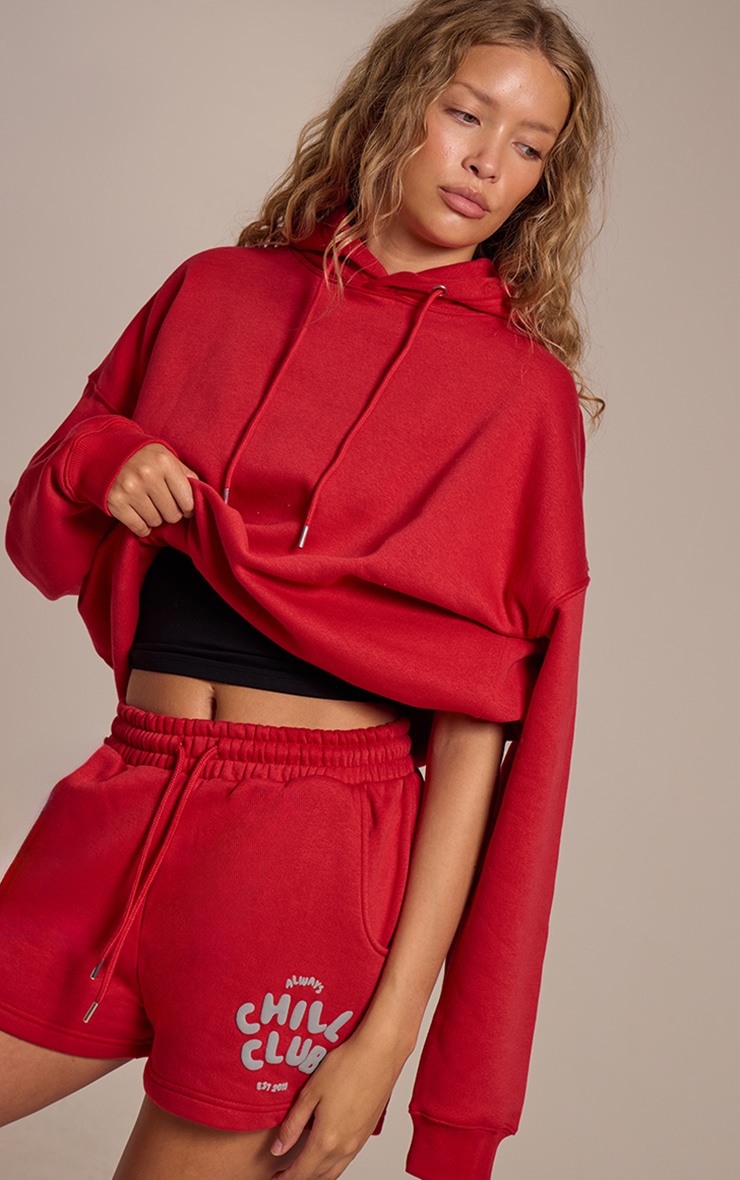 Hoodie oversize rouge à slogan 'Chill Club' en relief image 2