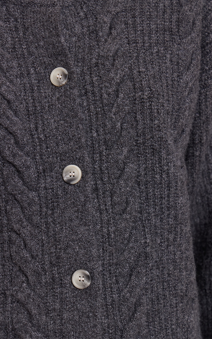 Cardigan en maille tricot torsadée gris anthracite à boutons image 4