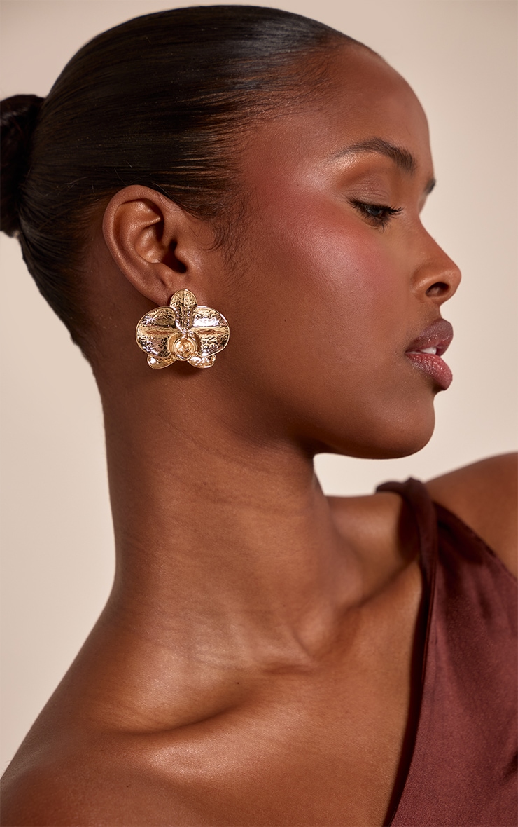 Gold Textured Hibiscus Earrings