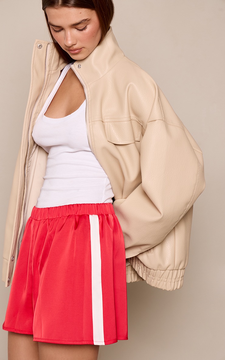 Red Contrast Stripe Waistband Detail Shorts image 4