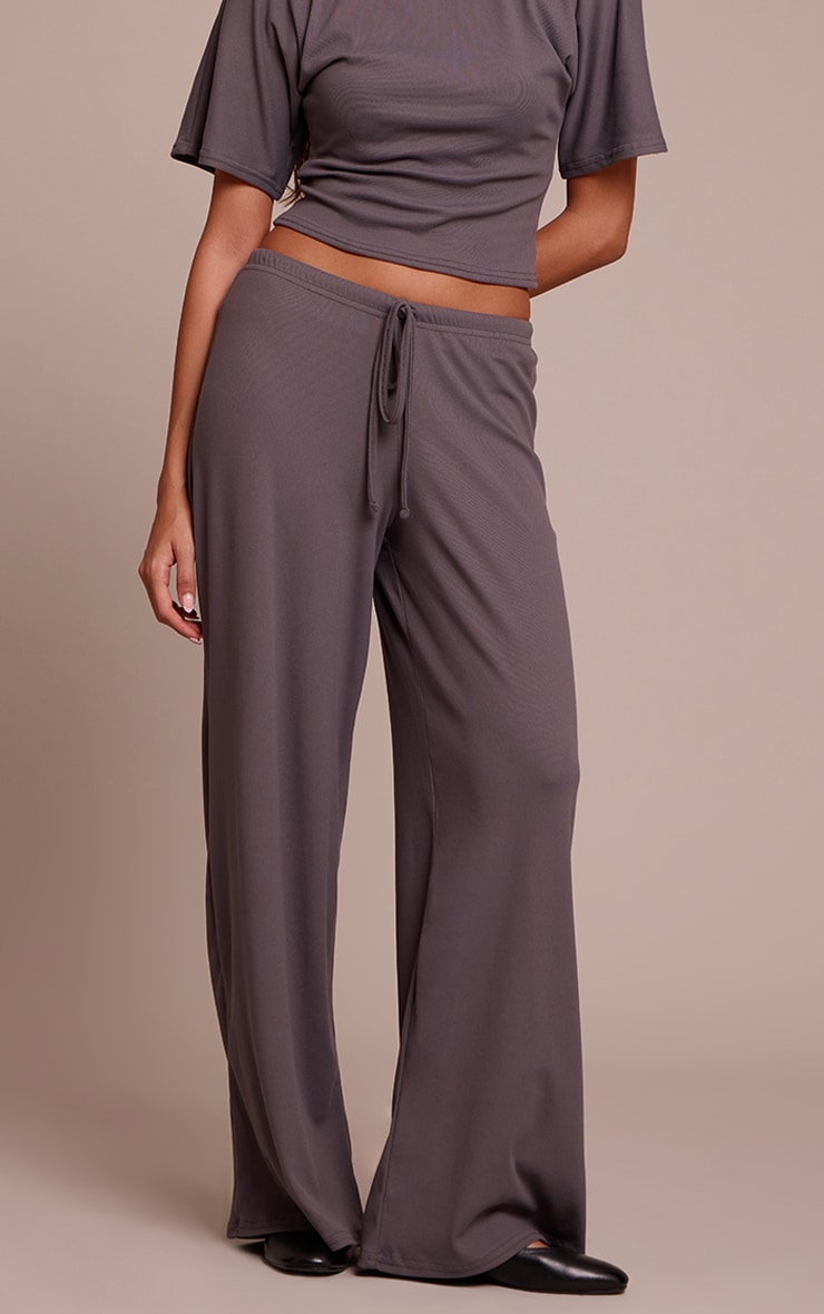 Pantalon décontracté doux gris charbon à taille nouée image 2