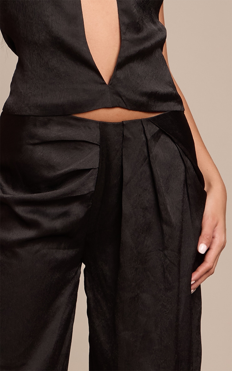 Pantalon large satiné martelé noir à plissures image 4