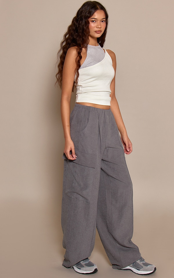 Pantalon large en peau de pêche grise à poches