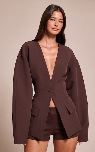 Blazer cintré chocolat à manches cocon et bouton