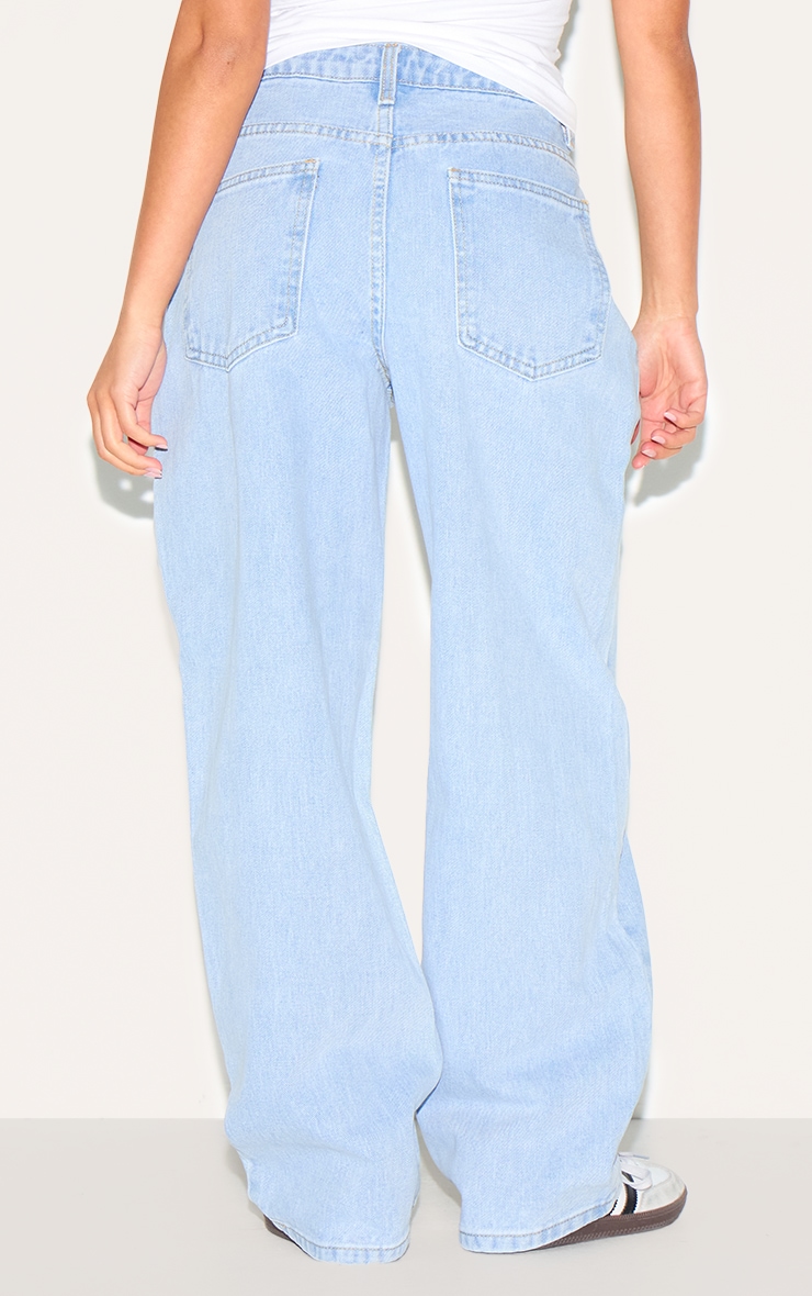 PRETTYLITTLETHING Petite Jean boyfriend bleu clair délavé à taille haute image 3