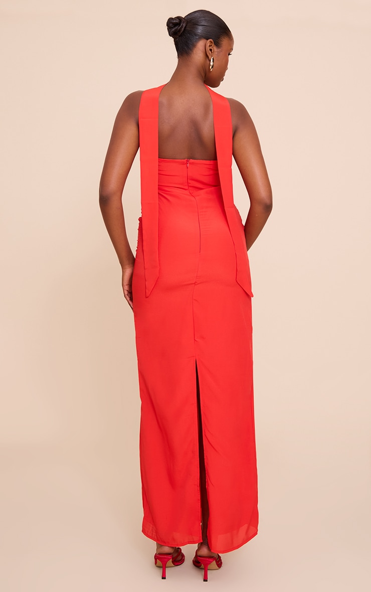 Robe bustier longue en mousseline de soie rouge à foulard image 2