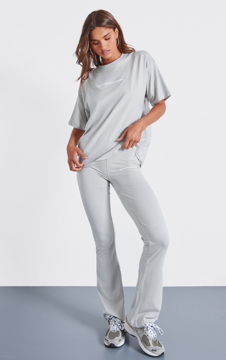 PLT Pantalon flare gris clair imprimé image 1
