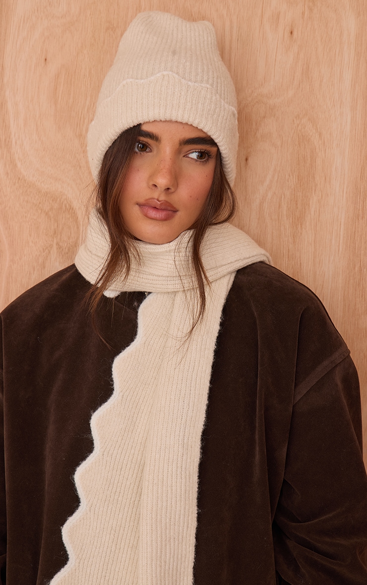 Oatmeal With Cream Scalloped Trim Beanie