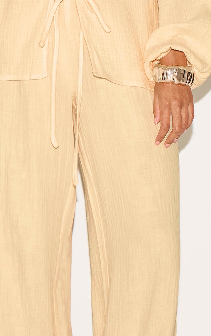 Pantalon large en étamine texturée citron image 4