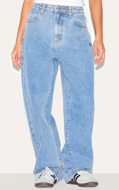 PRETTYLITTLETHING Petite Jean boyfriend bleu moyen délavé à taille haute