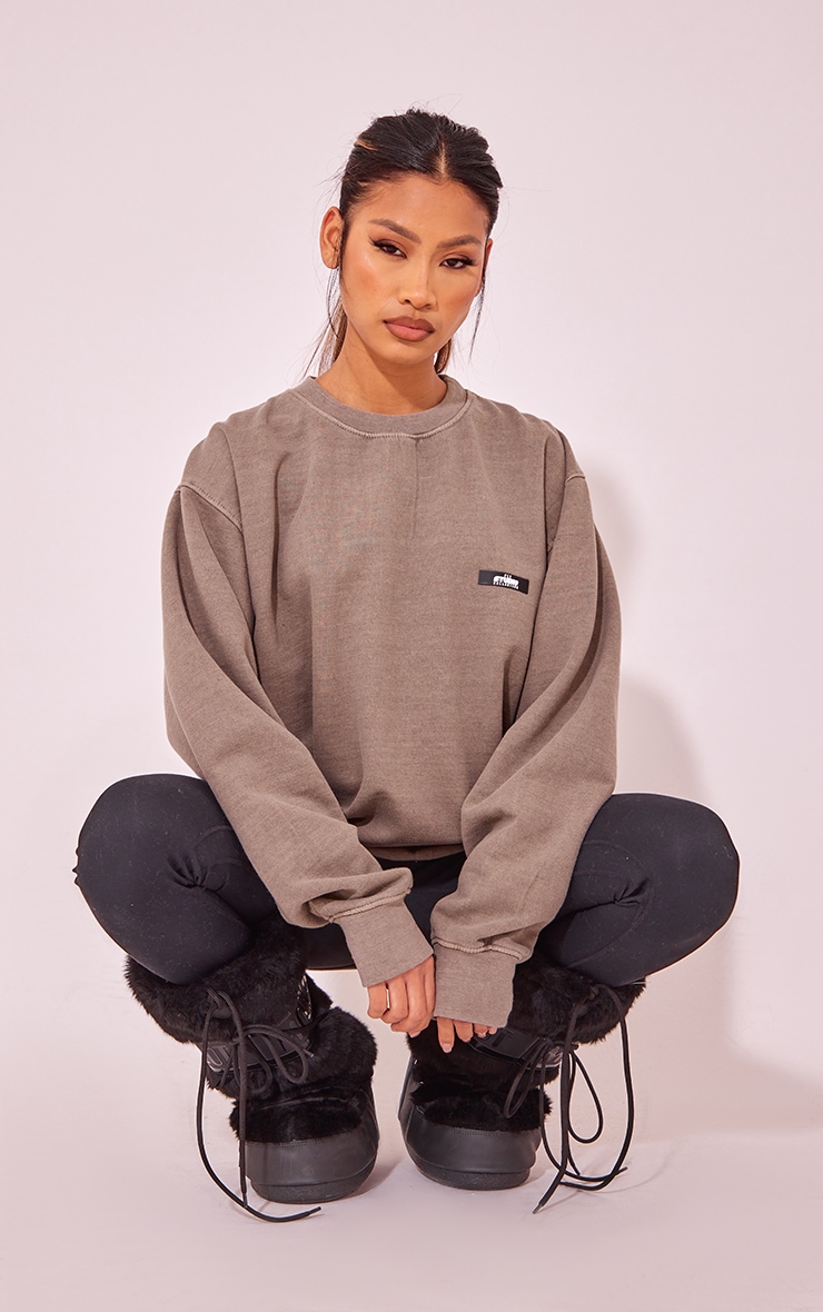 PRETTYLITTLETHING Moss Grey Studio Washed Sweatshirt image 2