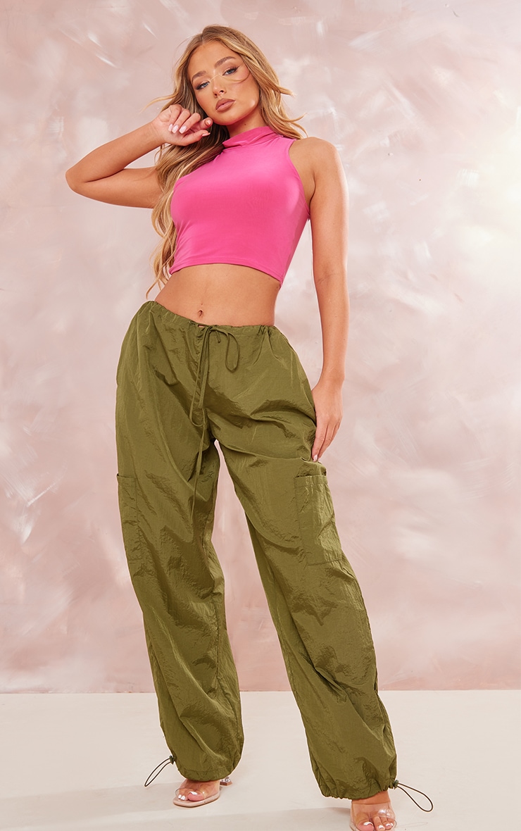 Crop top moulant rose vif basique sans manches à col haut image 3