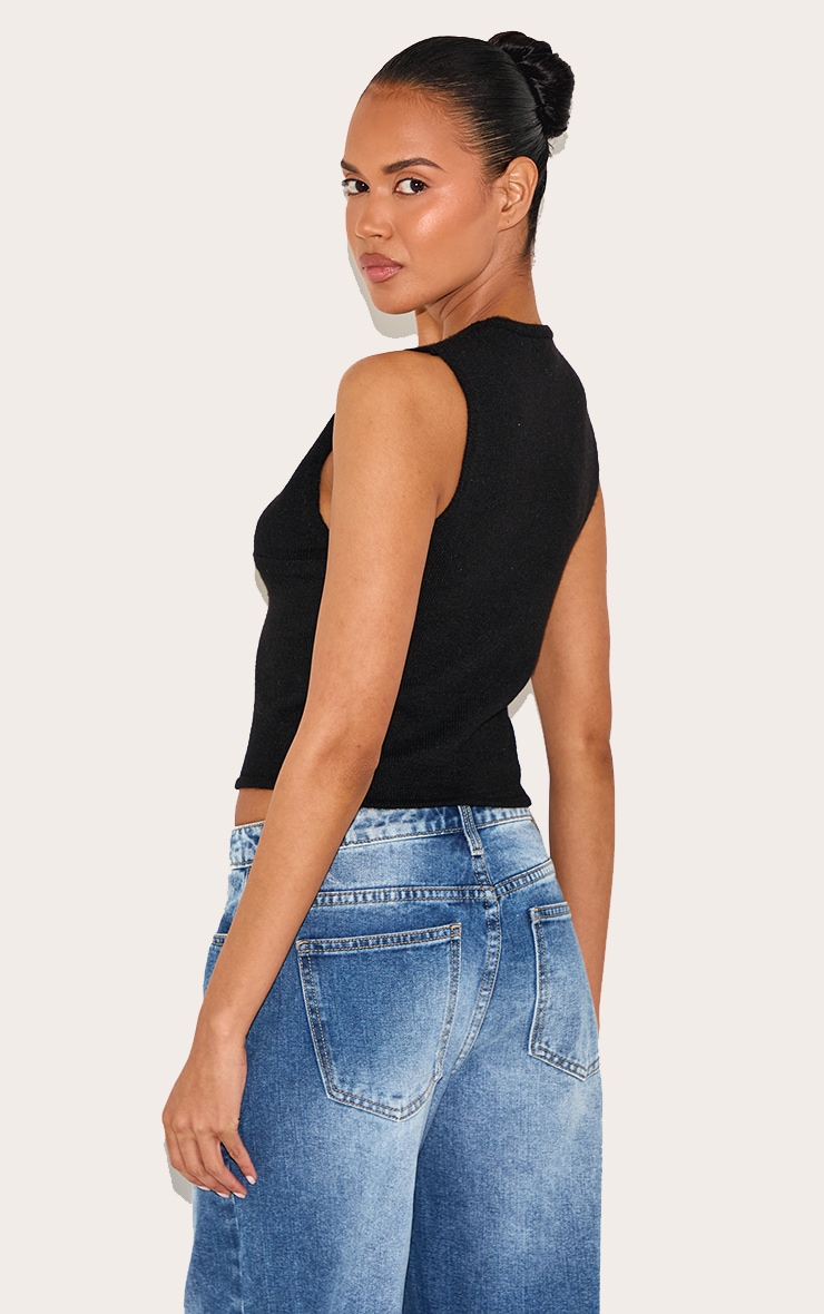 Crop top en maille tricot douce noire à décolleté image 2