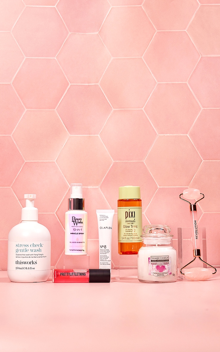 PRETTYLITTLETHING Wellbeing Beauty Box (Worth £57) image 2