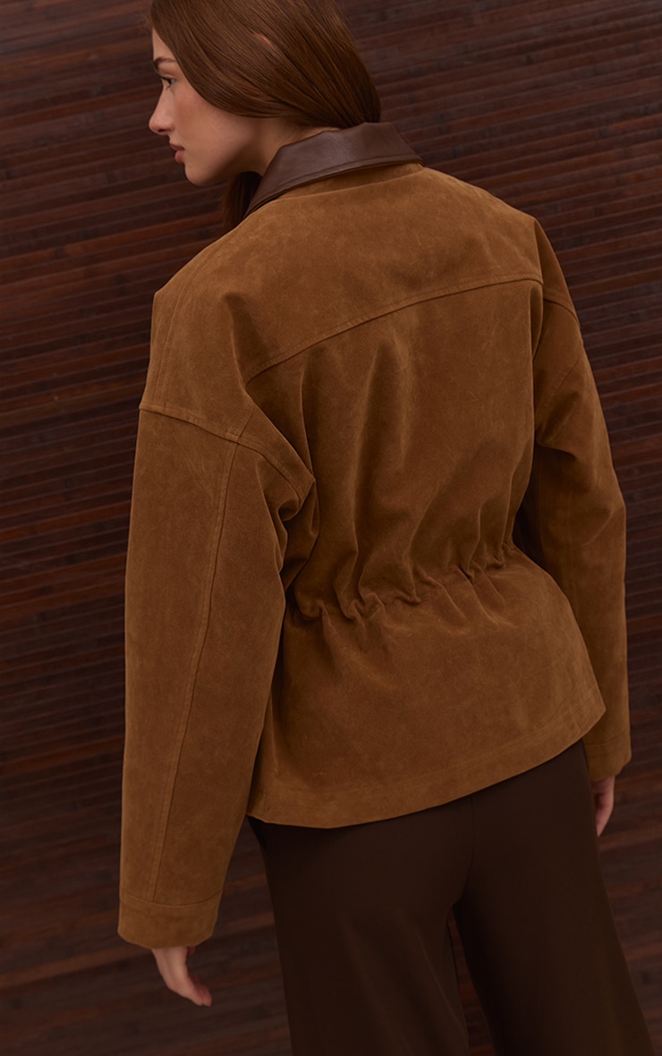 Veste en suédine marron clair à col contrastant et taille cintrée image 2