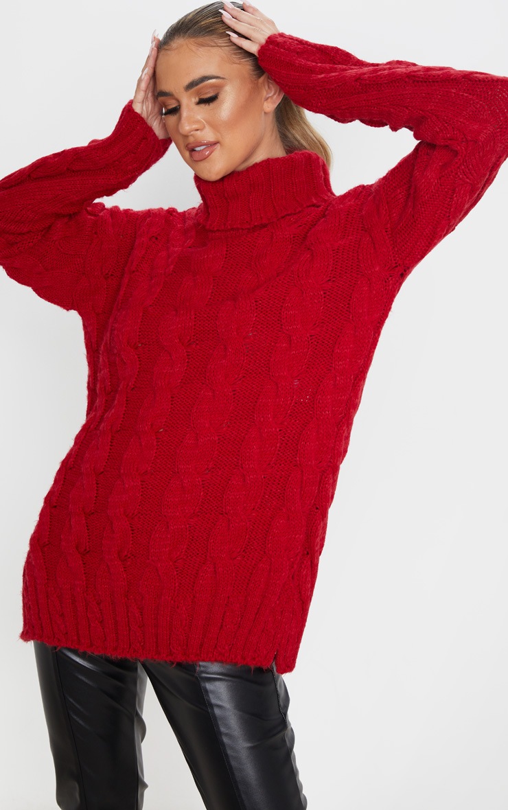 Pull long doux en maille tressée rouge