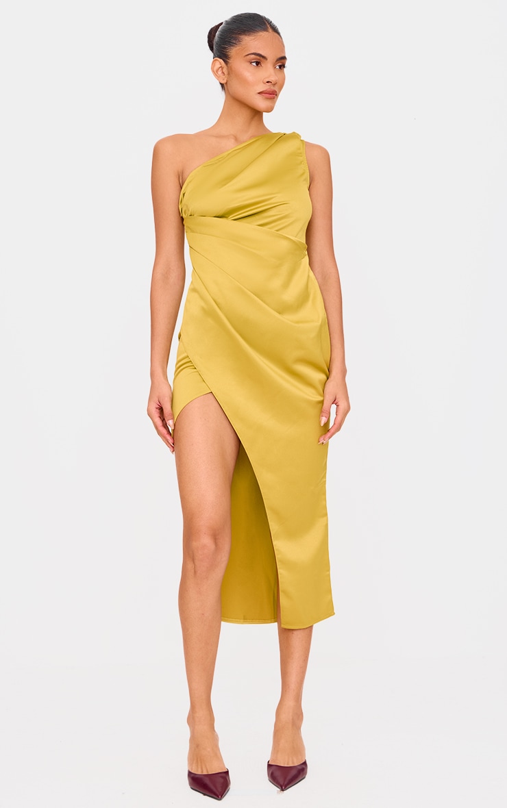 Robe mi-longue vert olive satinée plissée à épaule unique image 3