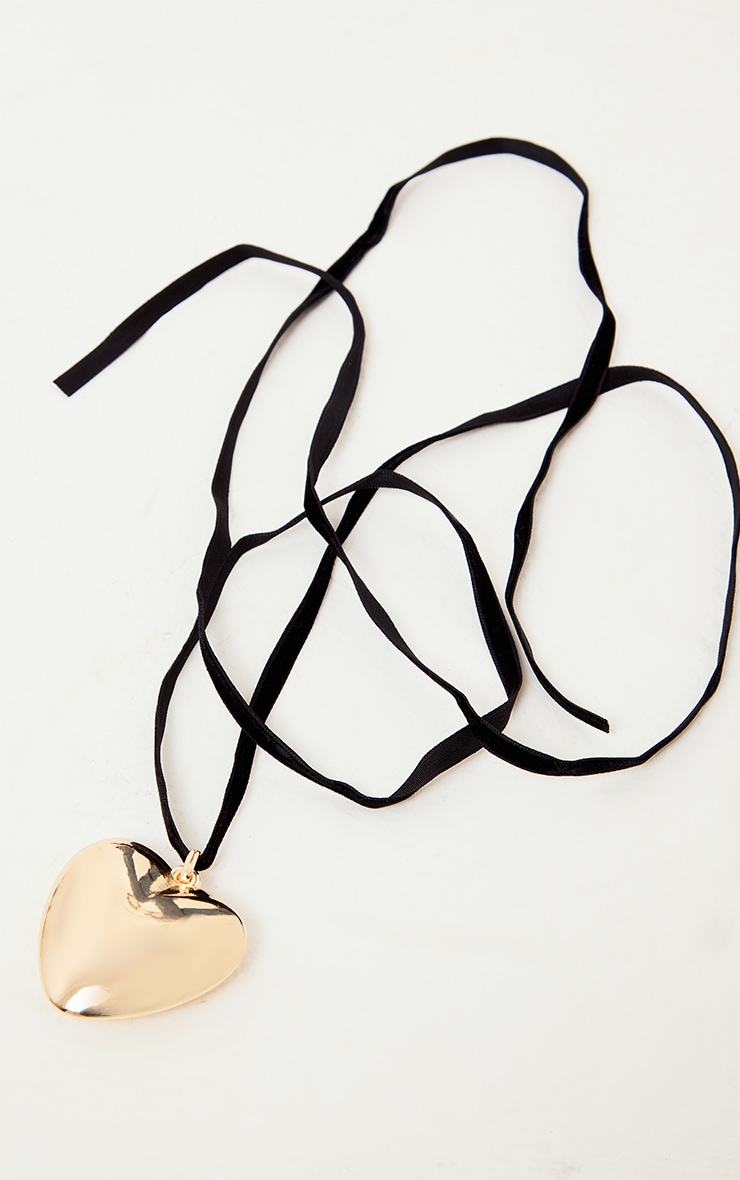 Gold 3D Heart Velvet Choker Necklace PrettyLittleThing