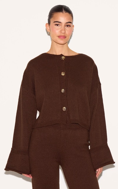 Cardigan en maille tricot chocolat à manches retroussées