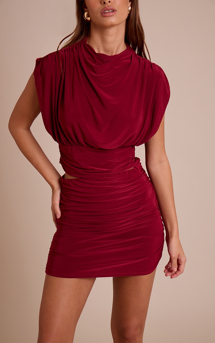 Mini-jupe moulante bordeaux froncée image 2