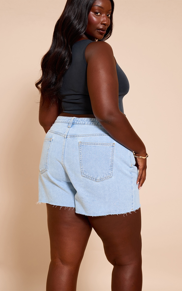 Plus Light Blue Wash Raw Hem Denim Hotpant image 3
