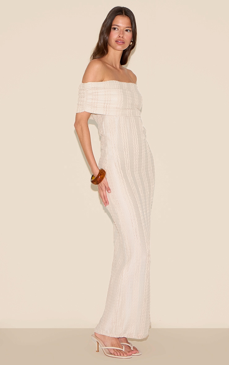 Robe longue texturée crème à col bardot image 3