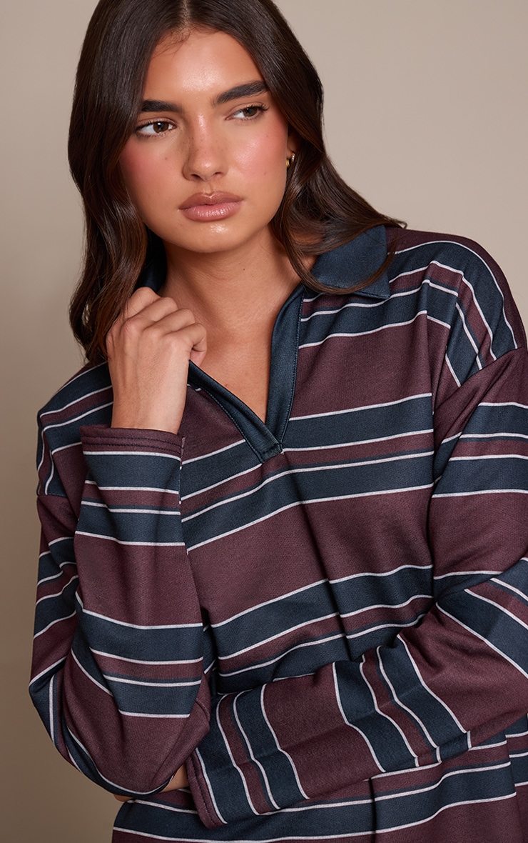 Robe droite bordeaux rayée contrastée à col replié et manches longues image 4