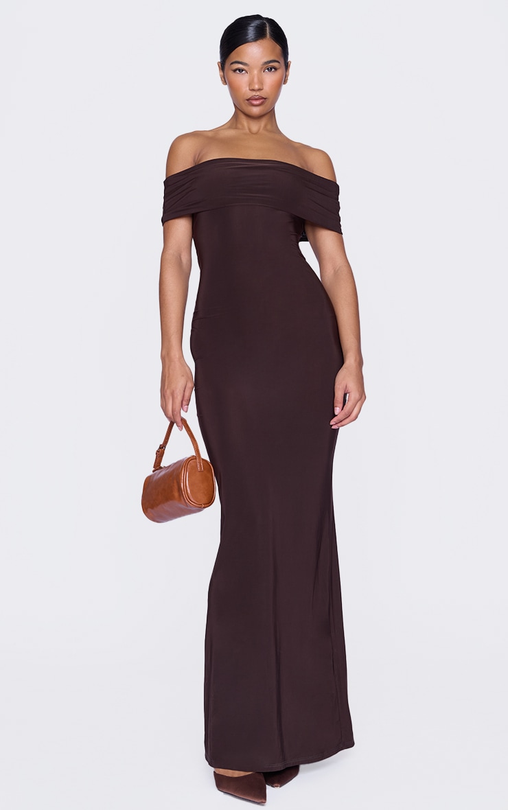 Robe longe chocolat à col bardot et dos ouvert image 2