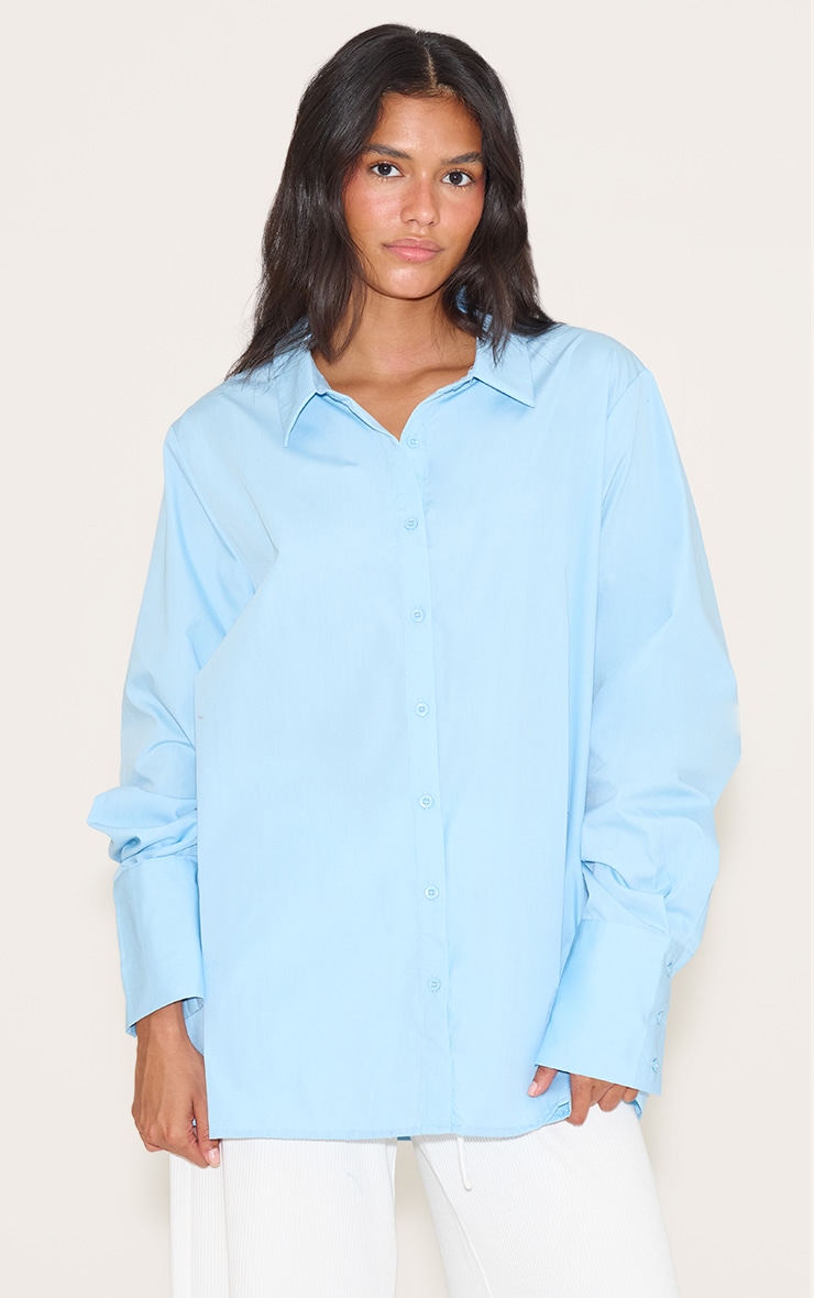 Chemise oversize bleu pâle à manchettes image 4