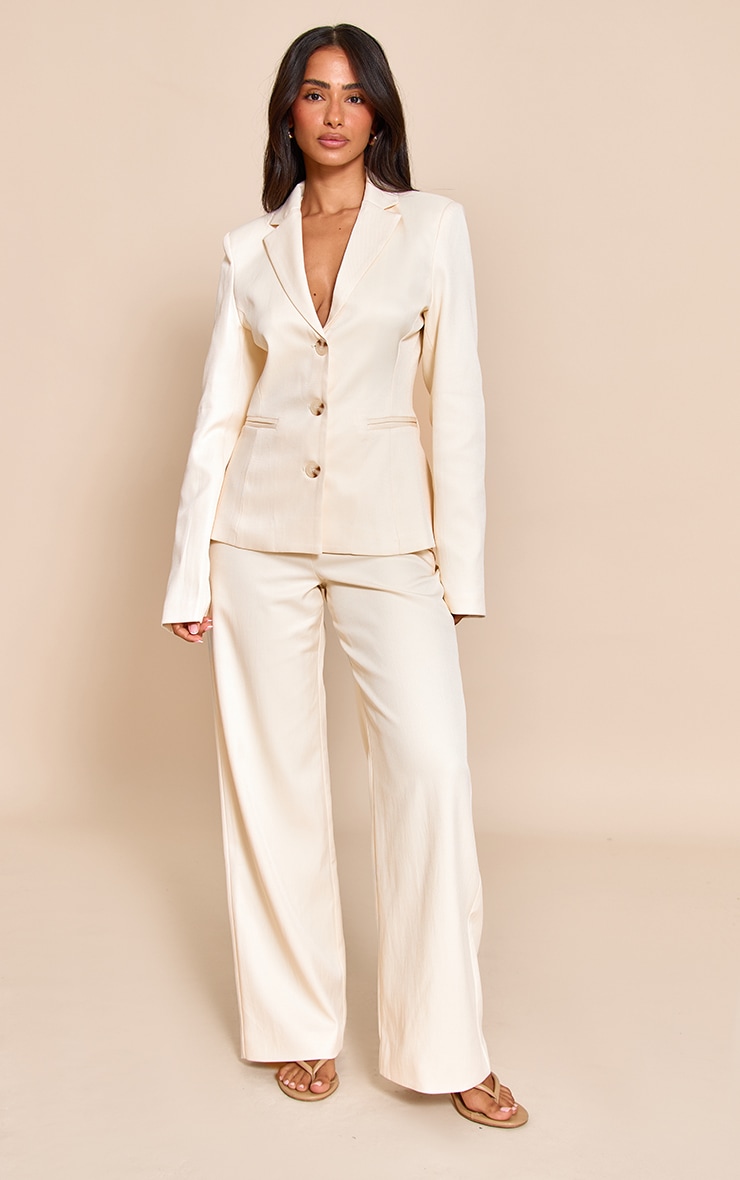Petite Blazer crème au beurre à trois boutons image 3