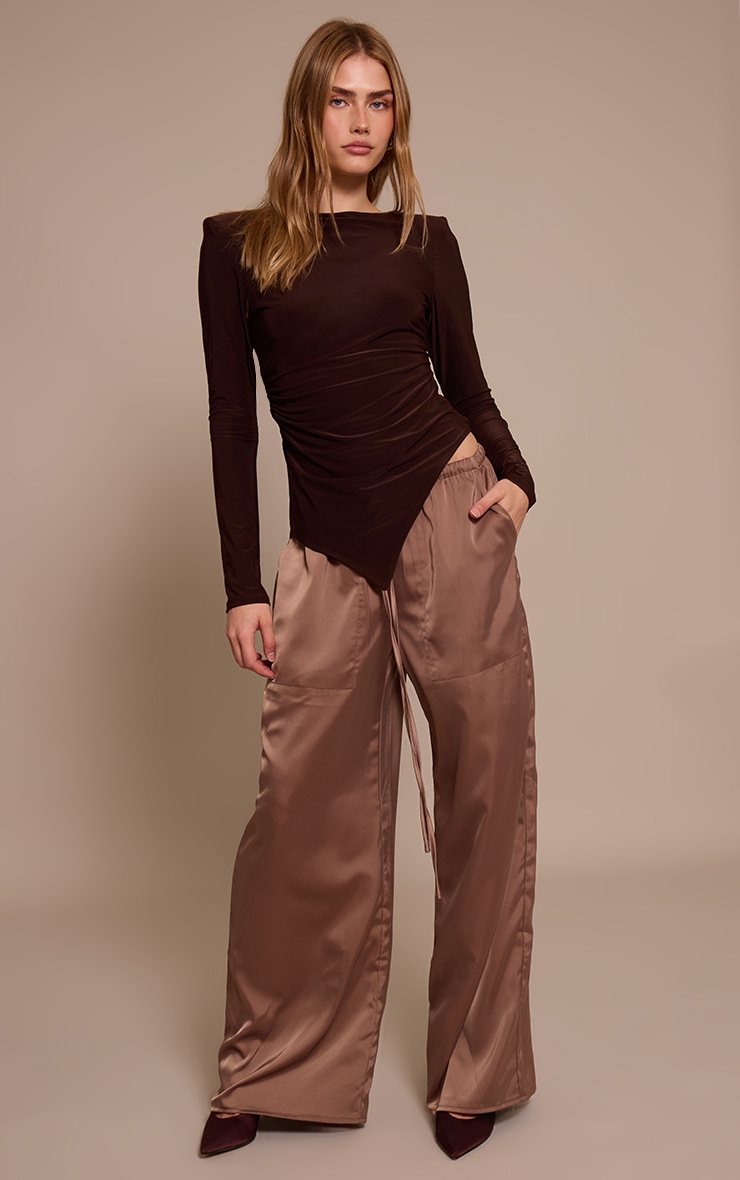 Top asymétrique doublé moulant chocolat à épaulettes image 3