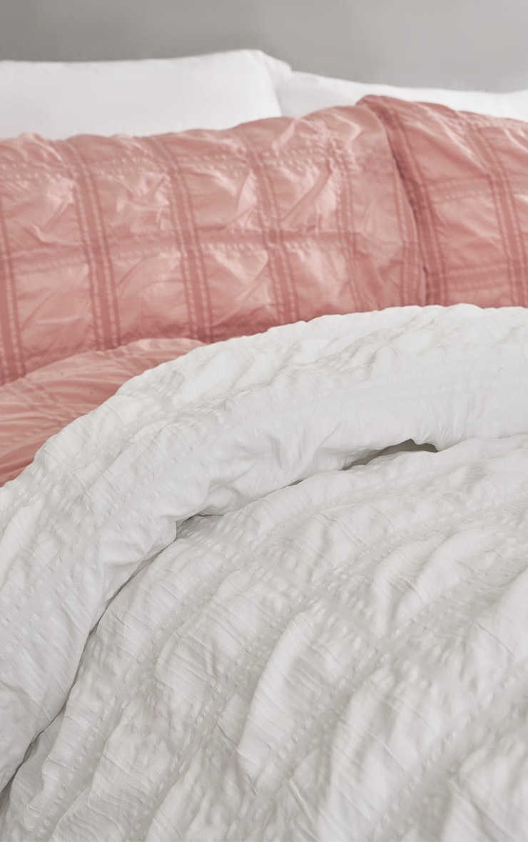 White Seersucker Throw Home & Beauty PrettyLittleThing AUS