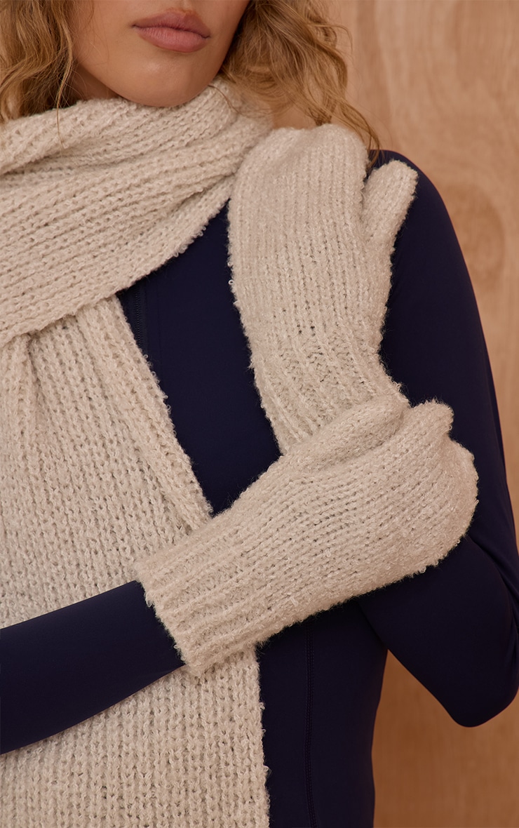 Moufles en maille tricot boule crème