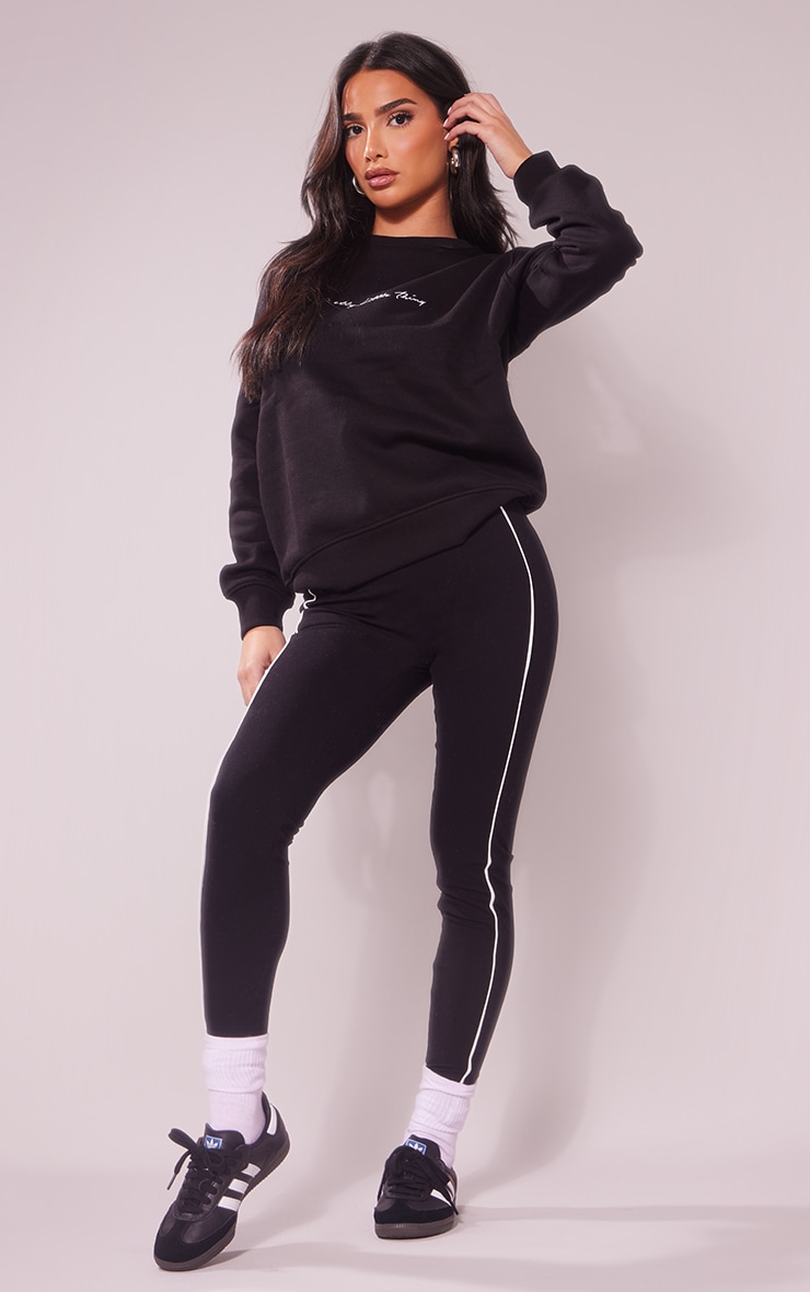 PRETTYLITTLETHING Petite Black Oversized Sweatshirt image 3