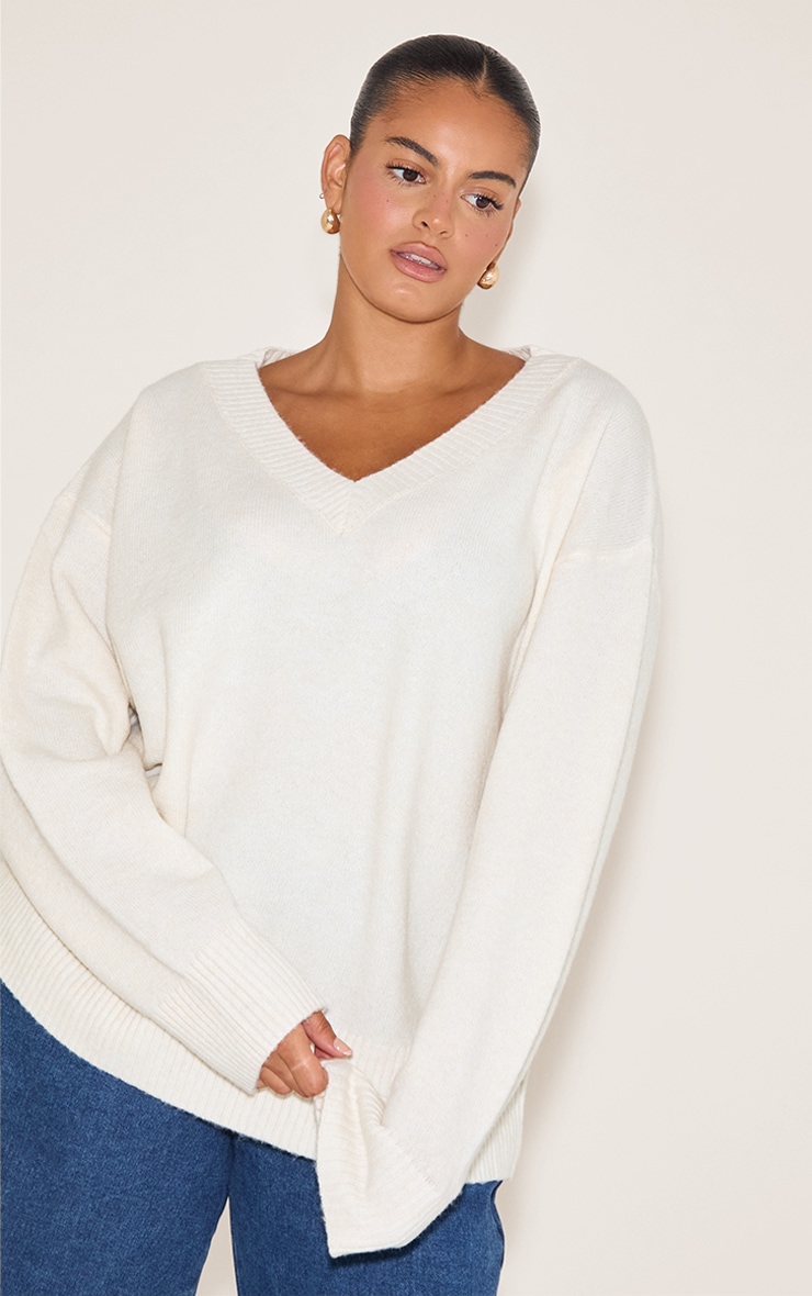 Plus Cream Knit V-neck Jumper image 4