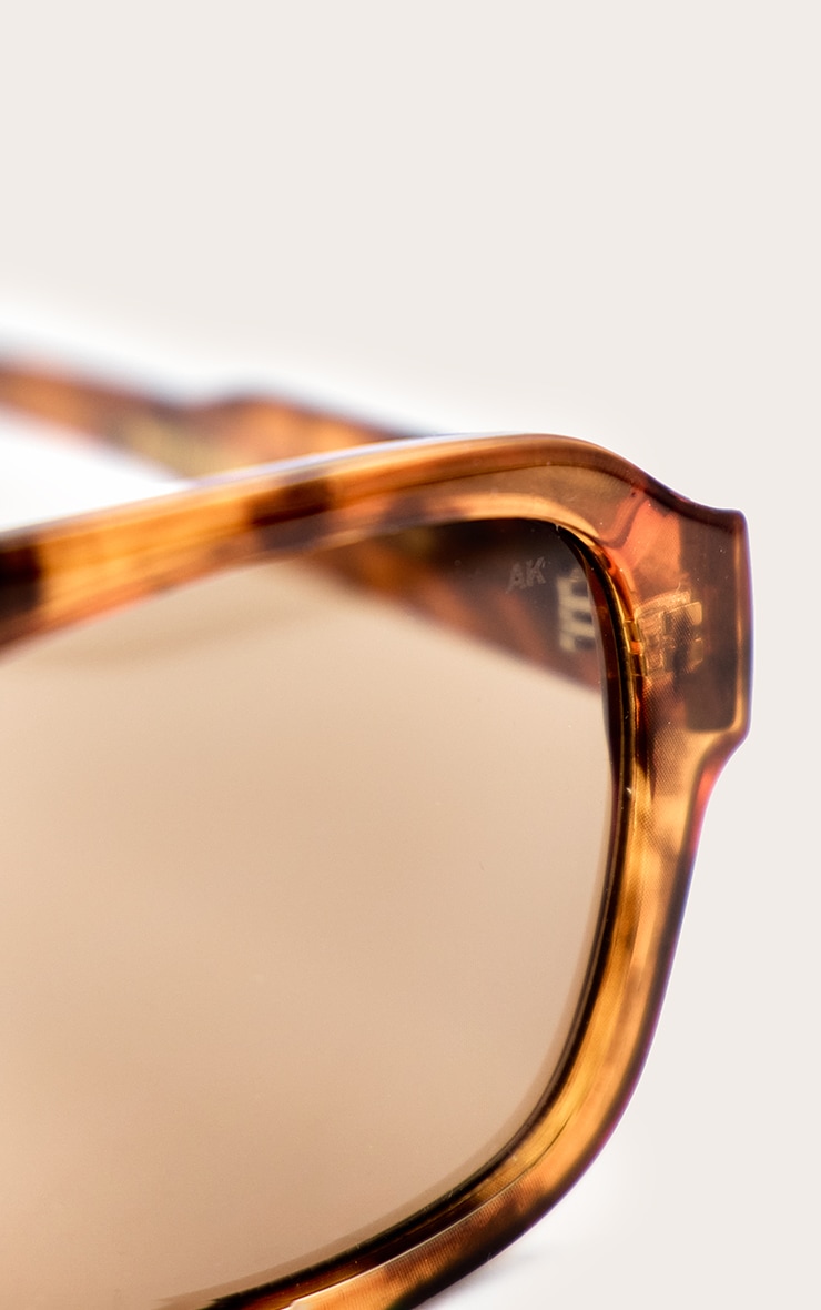 A.KJÆRBEDE Lunettes de soleil aviateur à monture écaille image 4