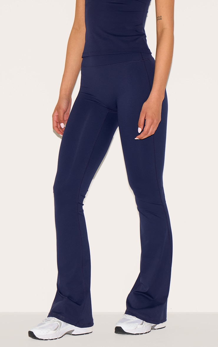 Tall Pantalon de yoga flare en Sculpt bleu nuit à taille haute image 2