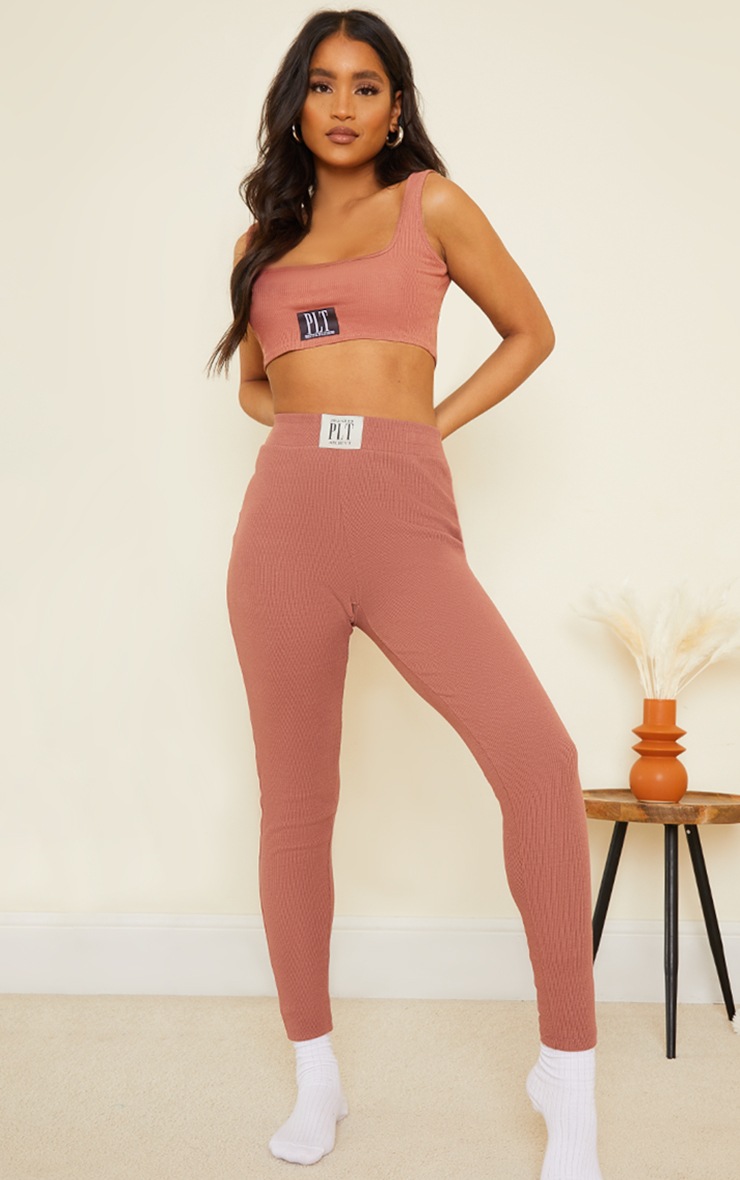 PRETTYLITTLETHING - Legging lounge très côtelé marron chocolat