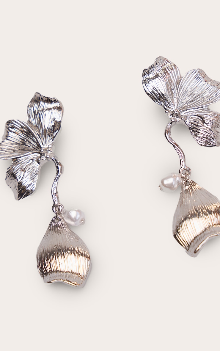 Silver Textured Floral Pearl Draped Earring image 3